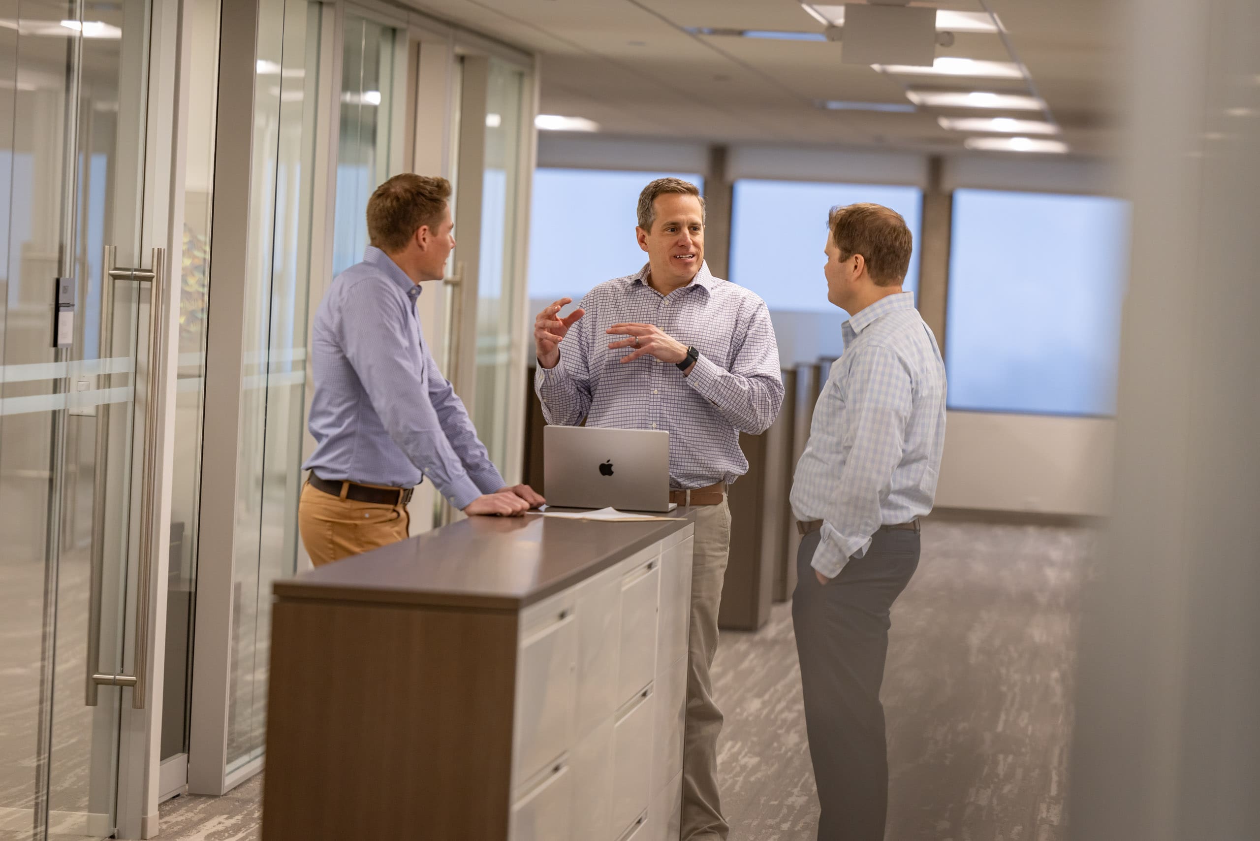 20250205 S6A1021 AlexKrisGreg